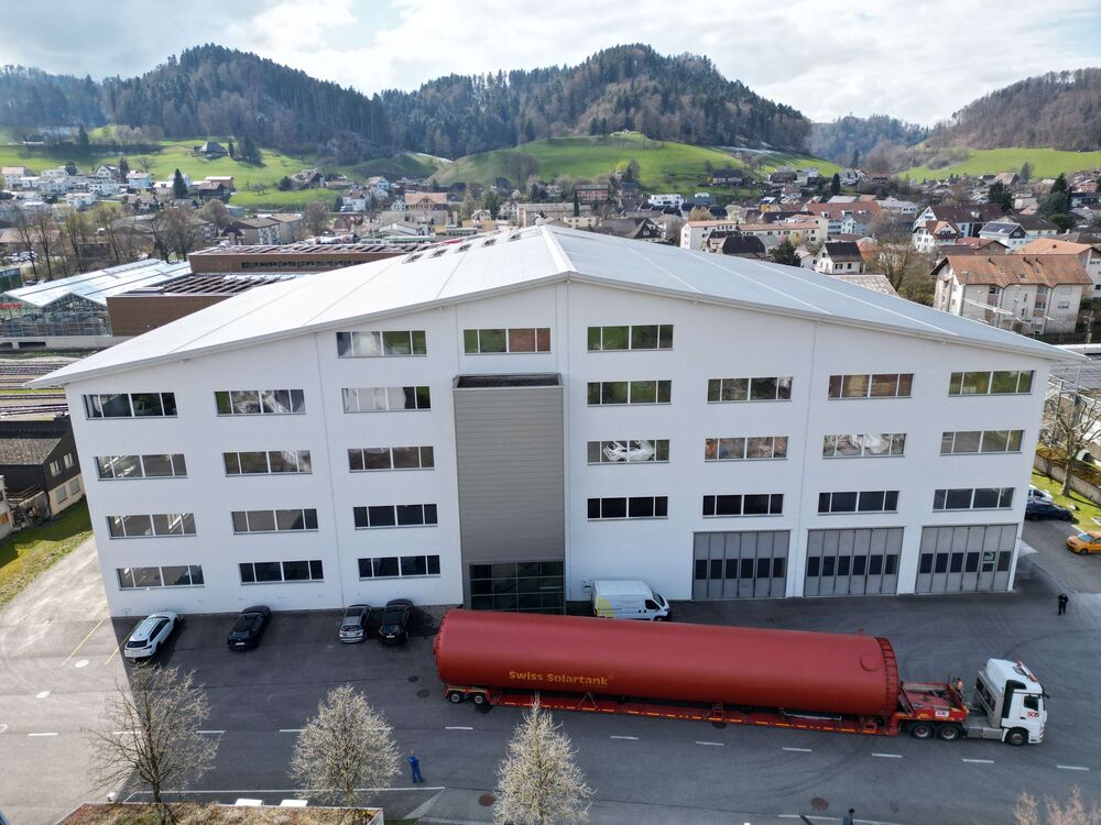 Der Tieflader-Transport hatte eine Gesamtlänge von gut 30 m.